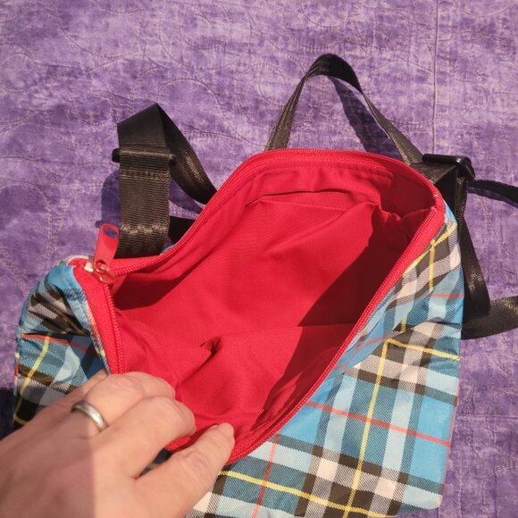 Tenacious NWOT - Blue Tartan bag/purse - red on the inside -Absolutely beautiful - Picture 2 of 2